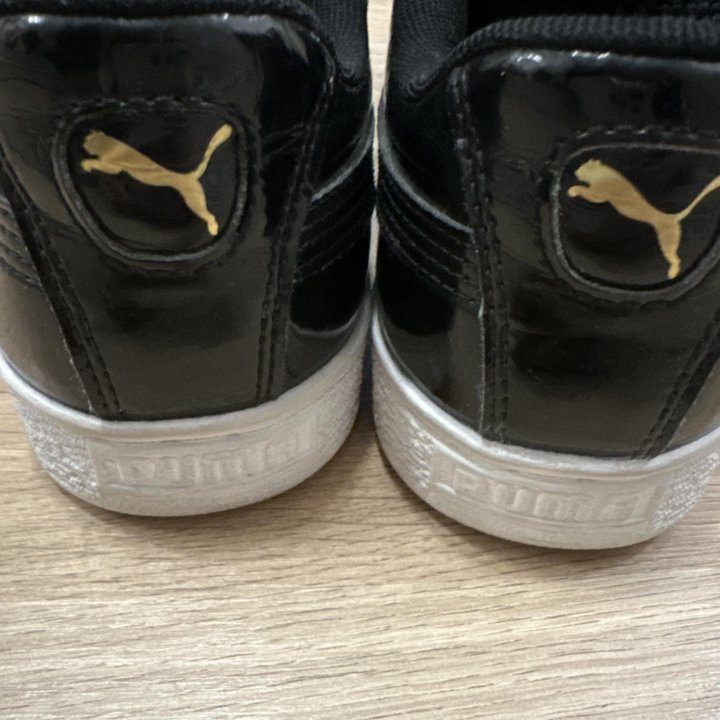 Кроссовки PUMA.