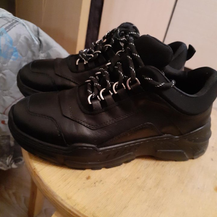 Кроссовки 36