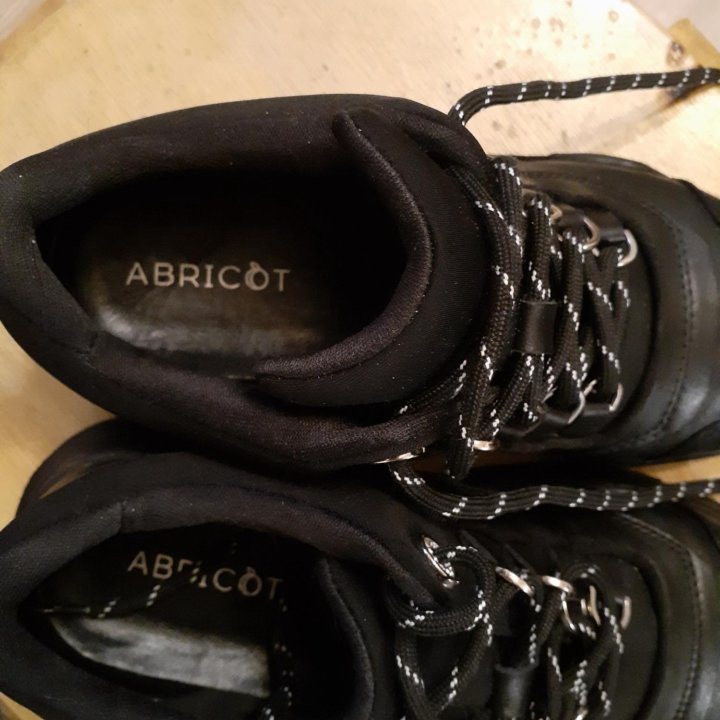 Кроссовки 36