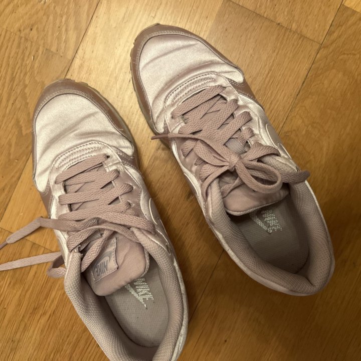 Кроссовки Nike