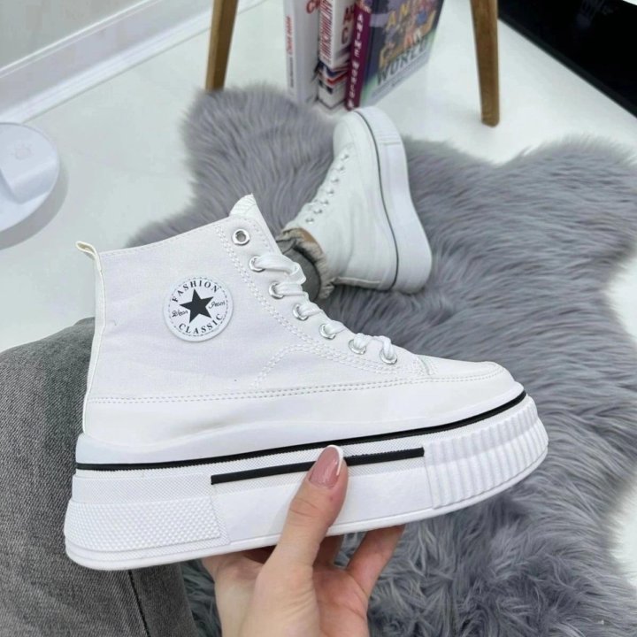 Кроссовки весна