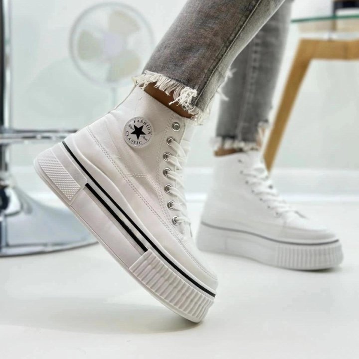 Кроссовки весна