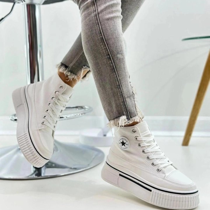 Кроссовки весна