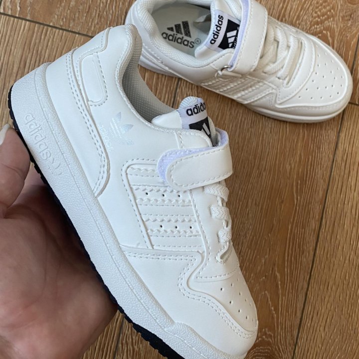 Кроссовки детские adidas Forum low