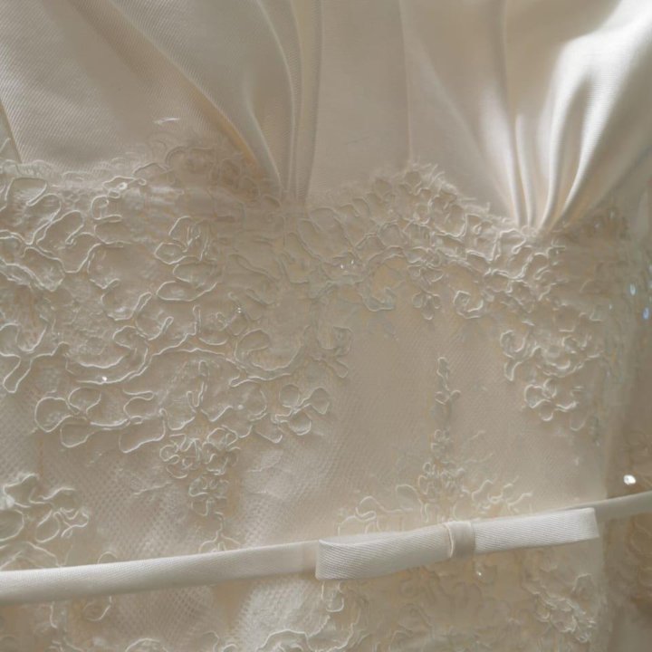 Свадебное платье р. 46