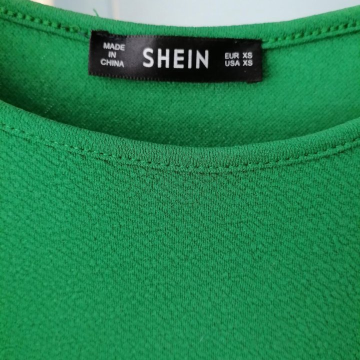 Женское платье Shein изумрудное XS