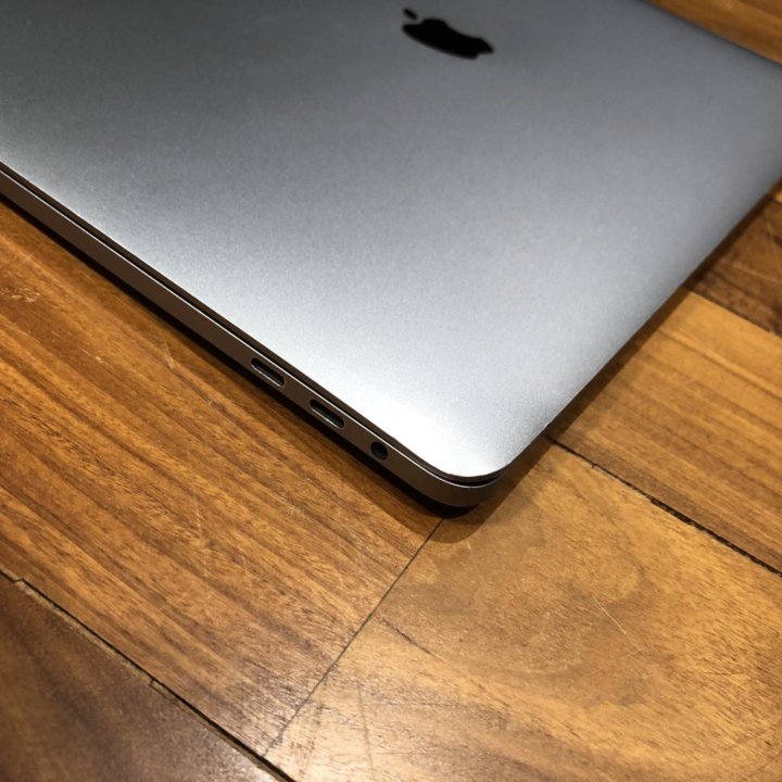 MacBook Pro 15, 2016. i7, 16/512gb