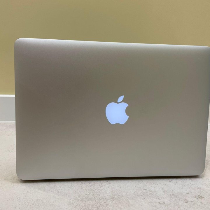 MACBOOK PRO (RETINA 13 ДЮЙМОВ, НАЧАЛО 2015 Г.)