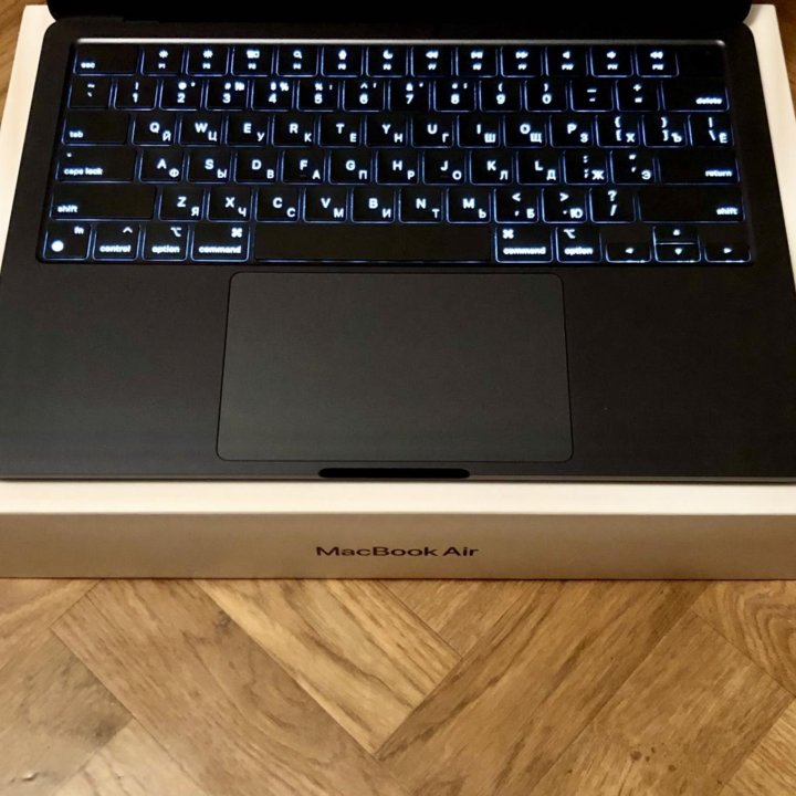 MacBook Air M2 Midnight 8GB/256GB, 3 цикла