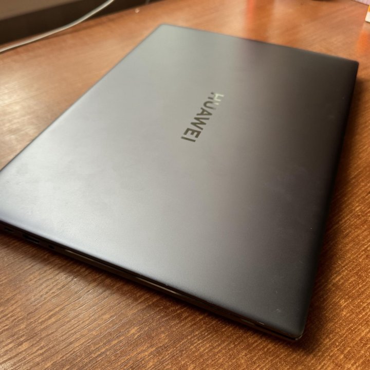 Huawei Matebook 16’’ ryzen 7