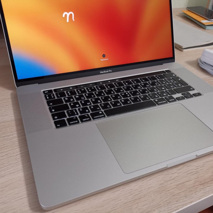 Apple MacBook Pro 16 2019 серебристый (MVVM2RU/A)