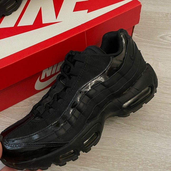 Кроссовки Nike WMNS AIR MAX 95