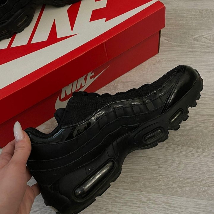 Кроссовки Nike WMNS AIR MAX 95