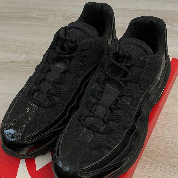 Кроссовки Nike WMNS AIR MAX 95