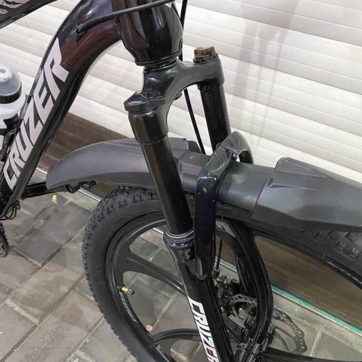 Велосипед на литых дисках Cruzer HX-888