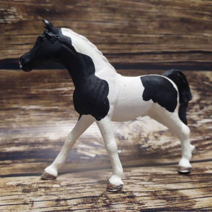 Schleich фигурки лошадей пегой масти