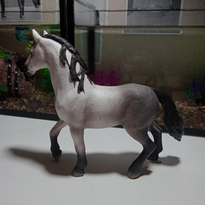 Фигурка лошади Schleich