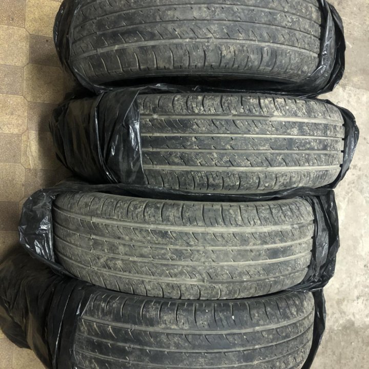 Летние шины Dunlop 205/60/16