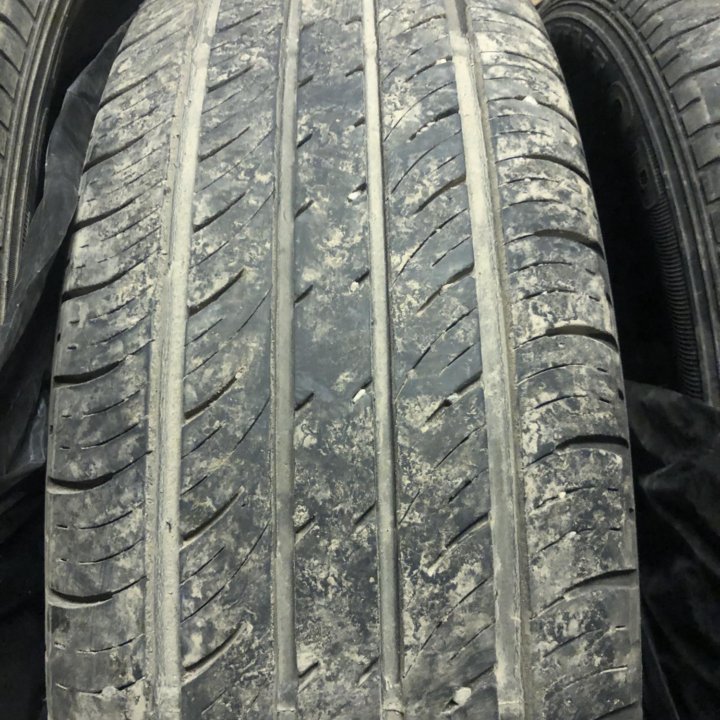 Летние шины Dunlop 205/60/16