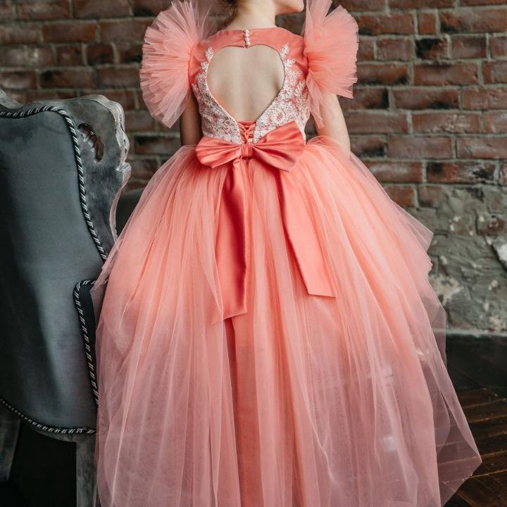 Платье праздничное