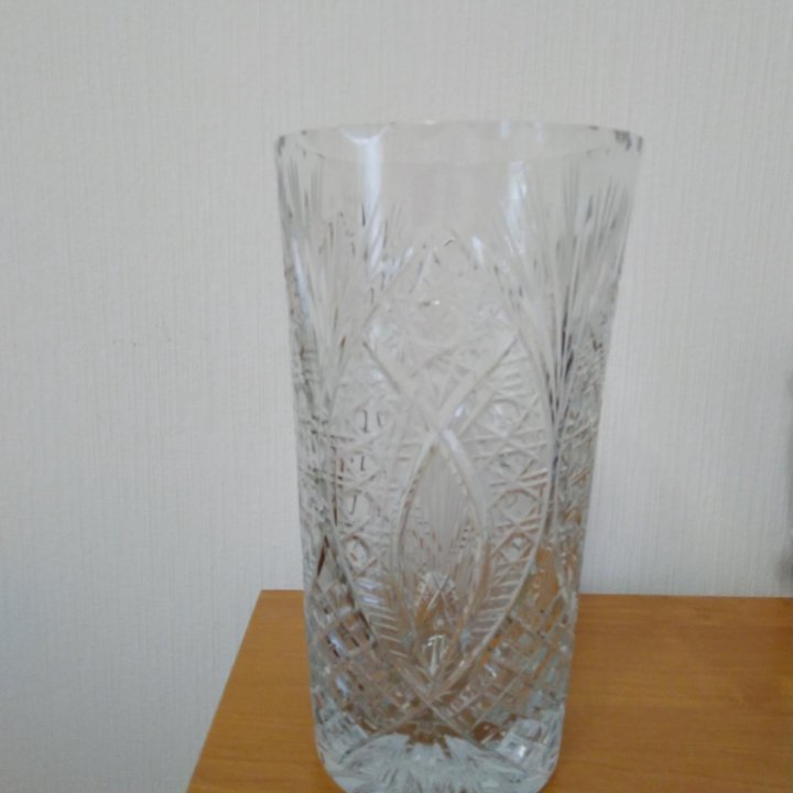 Хрустальная ваза