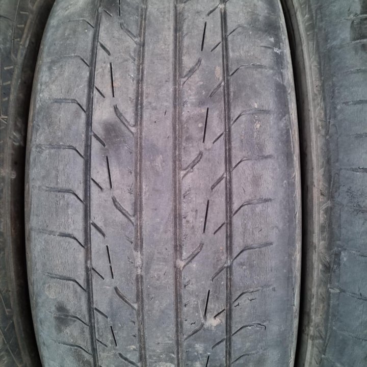 Продам летние шины 215/55 r17