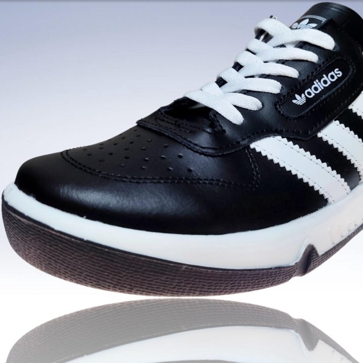 Кроссовки Adidas. Размеры 40,42,43,45