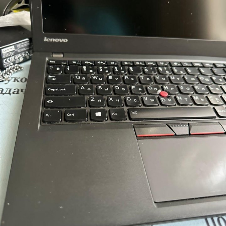 Lenovo x250 CORE I5 5200/256gb SSD/4gb ram (8gb)/