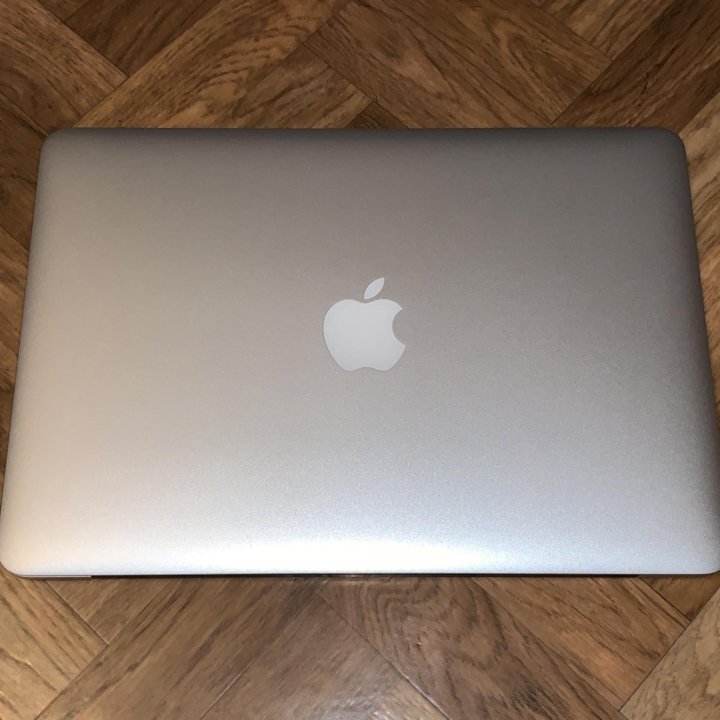 MacBook Pro 13’’ (Early 2013) 8GB/256GB, 142 цикла