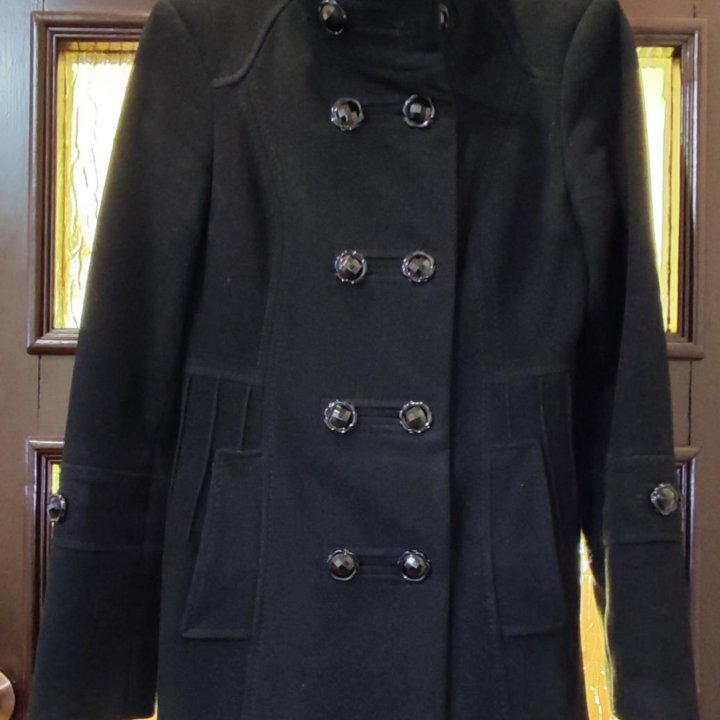 Пальто женское чёрное 42 размер