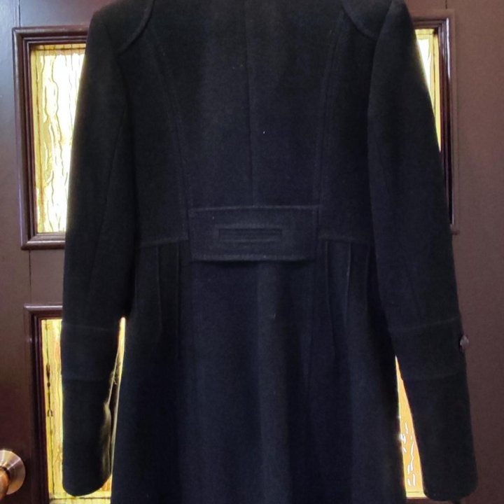 Пальто женское чёрное 42 размер