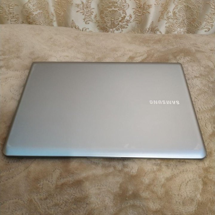 Samsung np530u4c Core i5 3317u