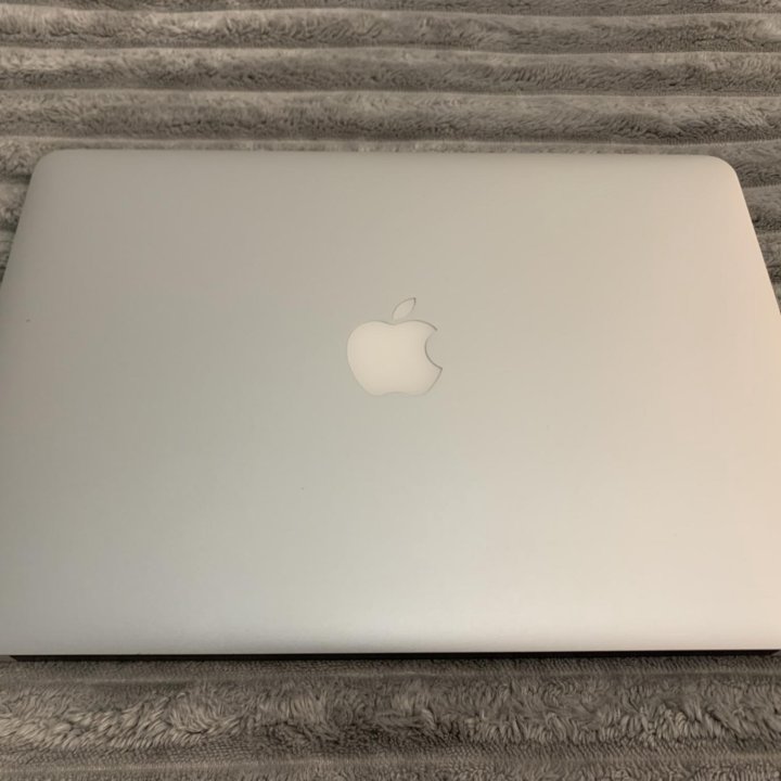 Apple MacBook Air A1466 Early 2015