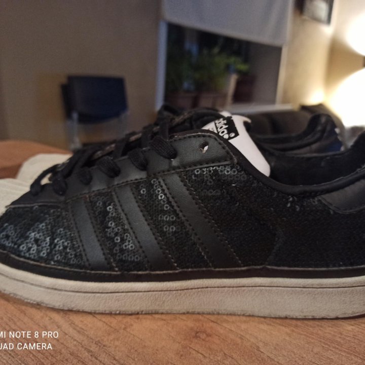 Adidas Superstar оригинал 41-42 размер