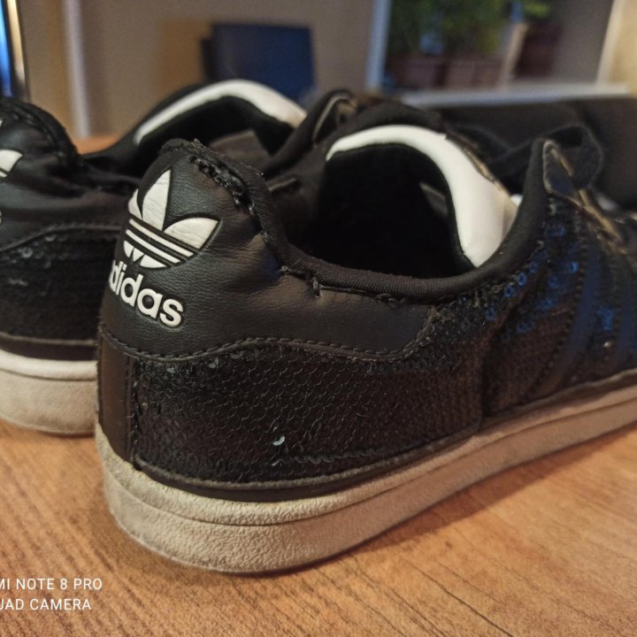 Adidas Superstar оригинал 41-42 размер