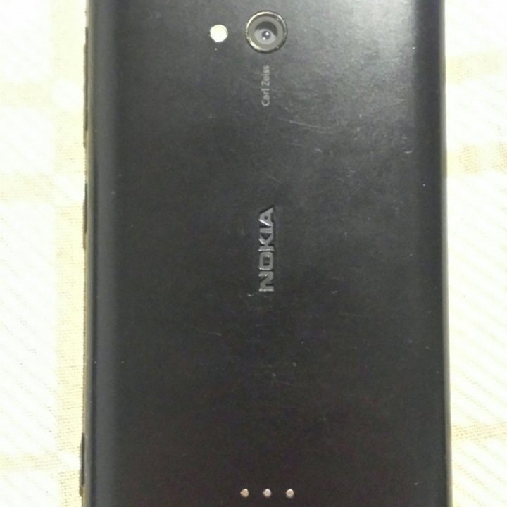 Телефон Nokia Lumia 720