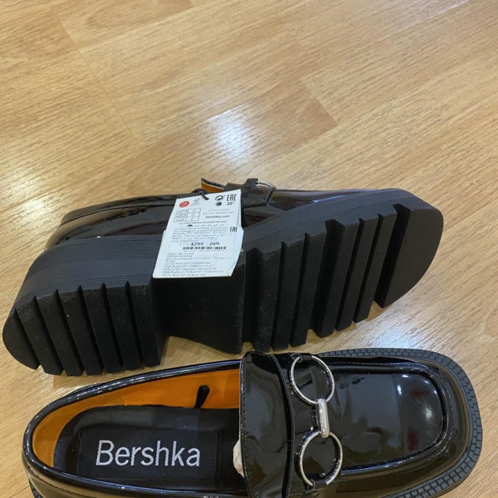 Bershka лоферы и тяги новые