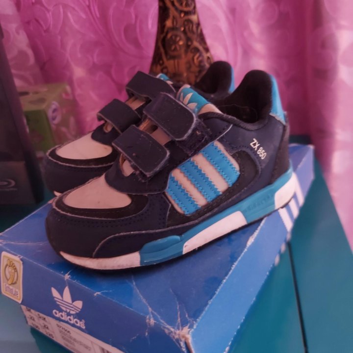 Красовки Adidas 22р