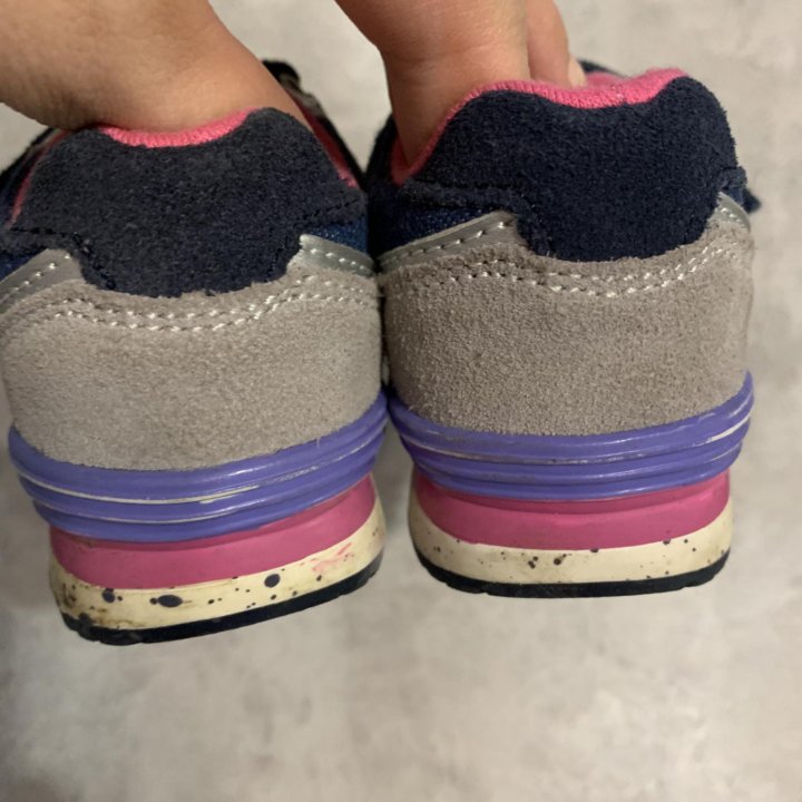 Кроссовки котофей