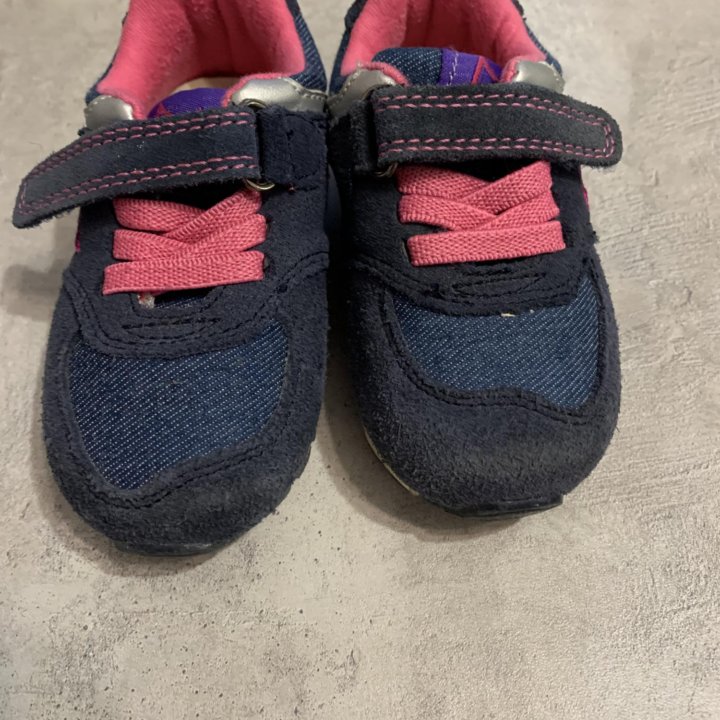 Кроссовки котофей