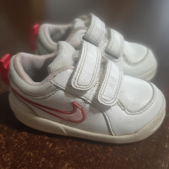 Кроссовки Nike