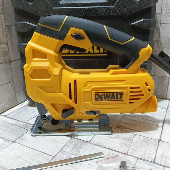 Лобзик dewalt 1180w