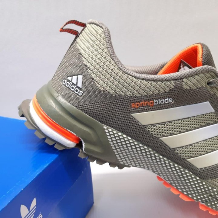 Кроссовки Adidas размер 47 артикул 9305 хаки