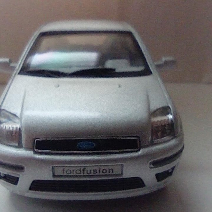 Машинка Ford Fusion 2003