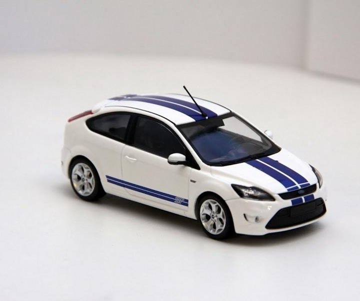 Ford focus 1/43 Minichamps масштабная модель