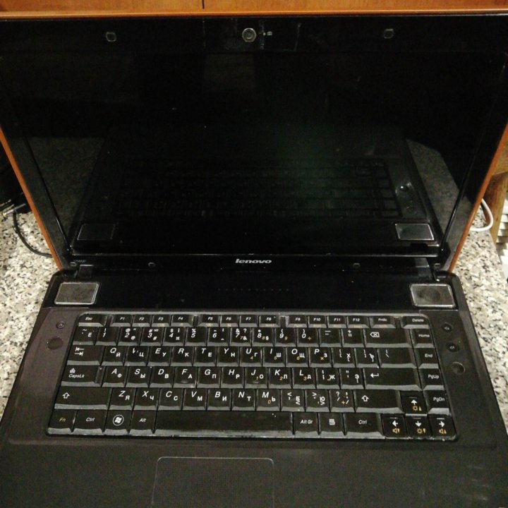 Ноутбук lenovo ideapad Y550P i3процессор.