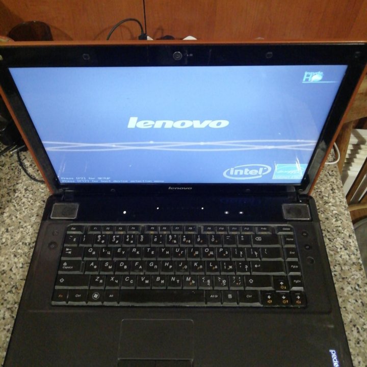 Ноутбук lenovo ideapad Y550P i3процессор.