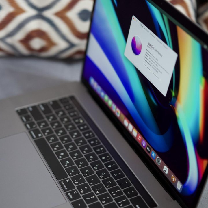 Отличный MacBook Pro 15 2018 512GB