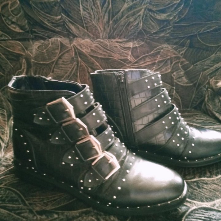 СТИЛЬНЫЕ БОТИНКИ.