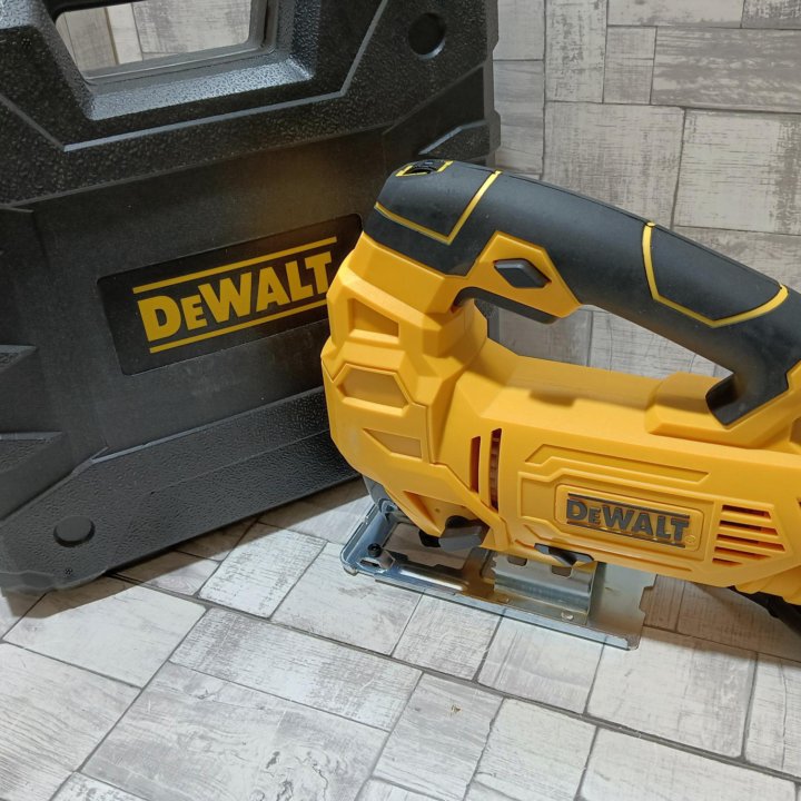 Лобзик dewalt 1180w